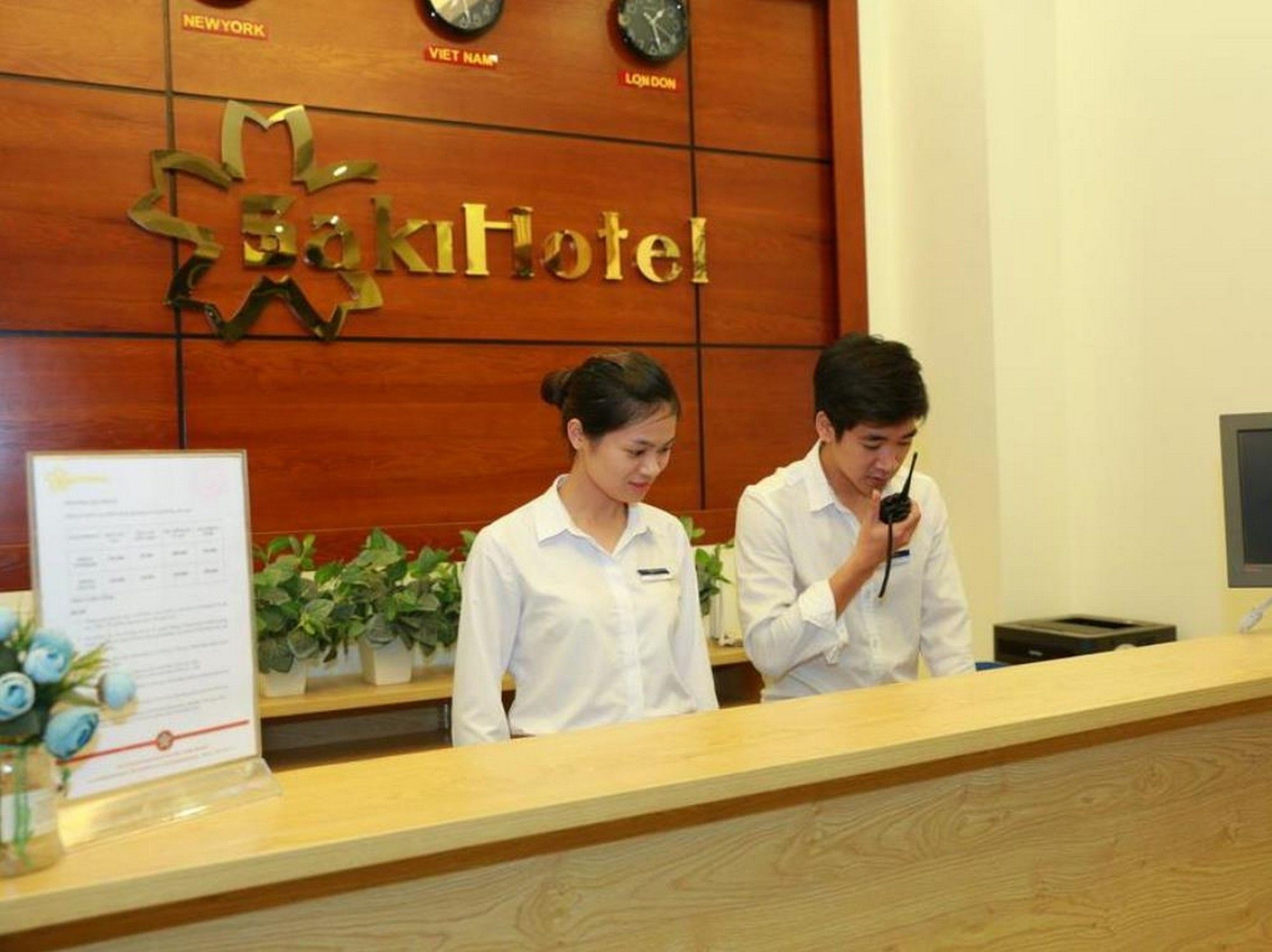 Oyo 210 Saki Hotel Hanoi Exterior photo