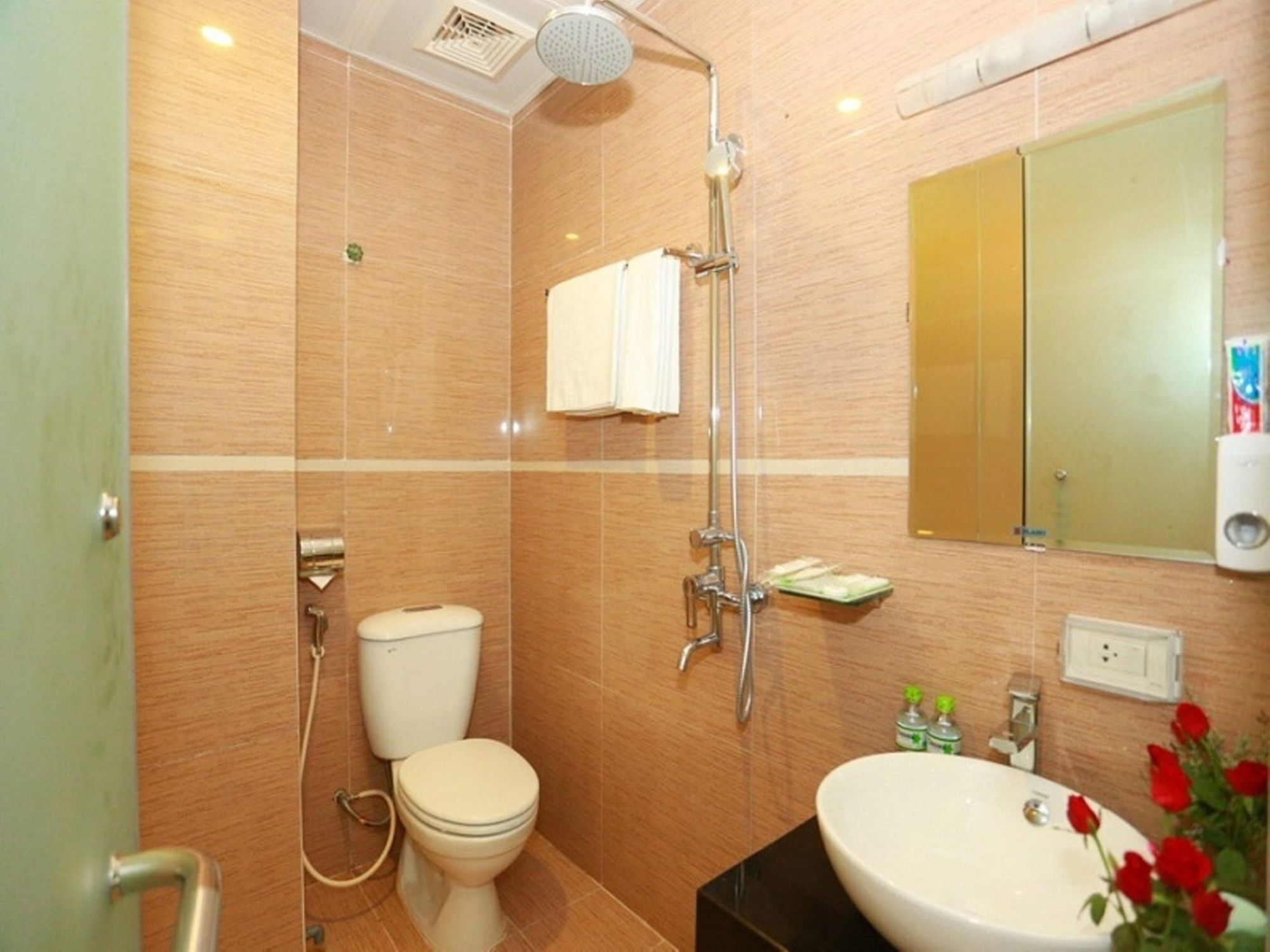 Oyo 210 Saki Hotel Hanoi Exterior photo